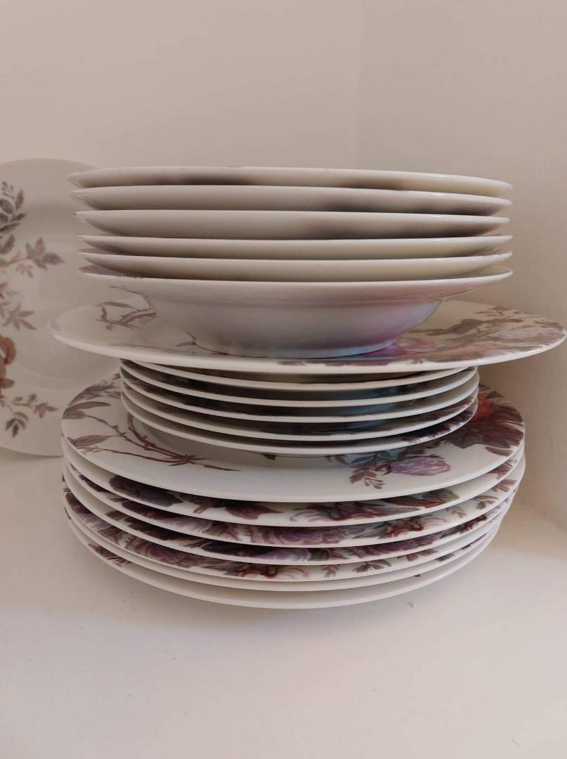 Vintage Plate from London (Category: Dinnerware & Cutlery) located in Bulacan. Submitted by js.thriftstore (Listing ID 1187876228, Image 3). Description: 5,000 set vintage design from Victoria and albert museum. fresh from UK, nasa cargo box pa pero on hand na.
