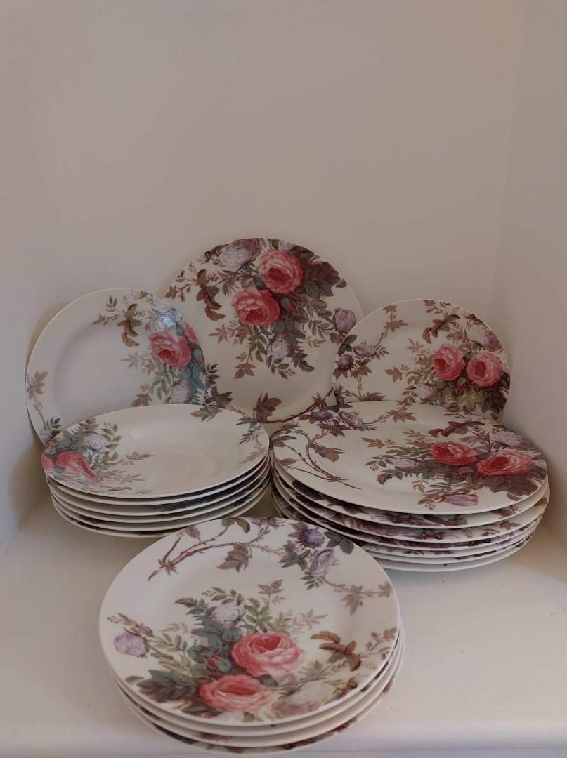 Vintage Plate from London (Category: Dinnerware & Cutlery) located in Bulacan. Submitted by js.thriftstore (Listing ID 1187876228, Image 2). Description: 5,000 set vintage design from Victoria and albert museum. fresh from UK, nasa cargo box pa pero on hand na.