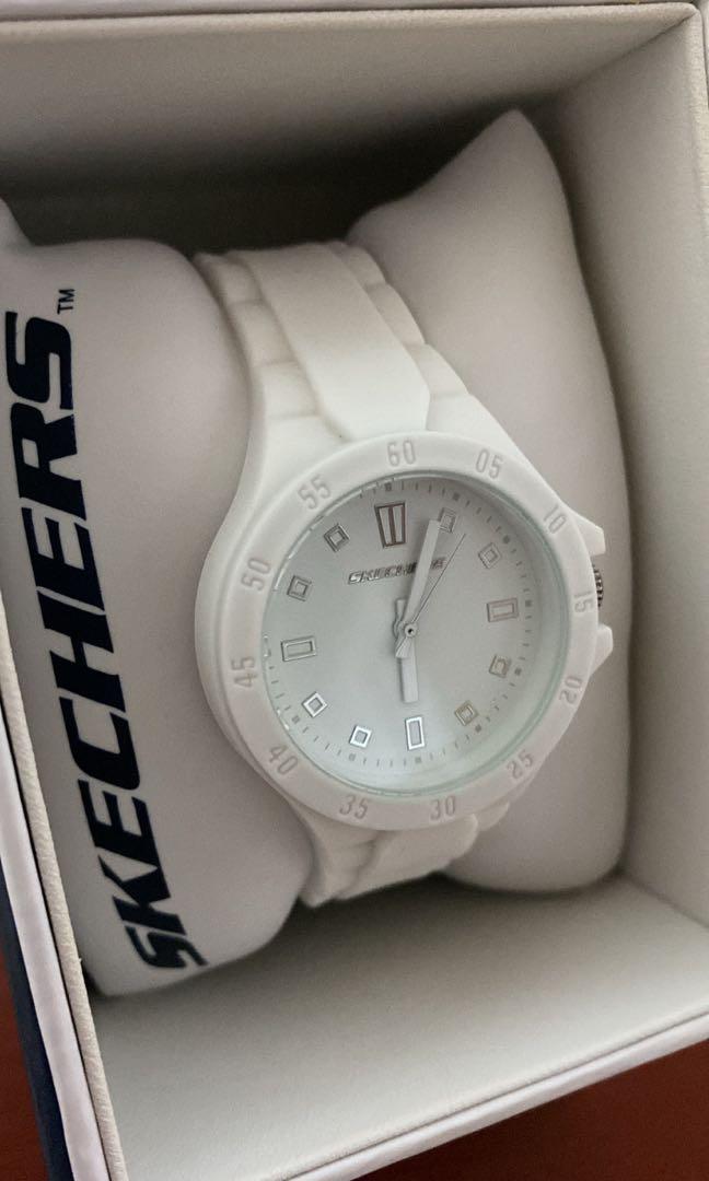 Skechers watch white 2025