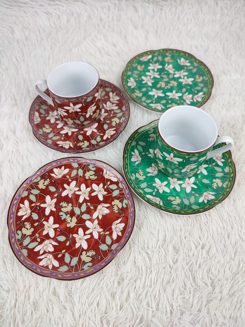 Arita Japan Cups and Saucers 2 duos + 2 saucers, Furniture & Home Living, Kitchenware