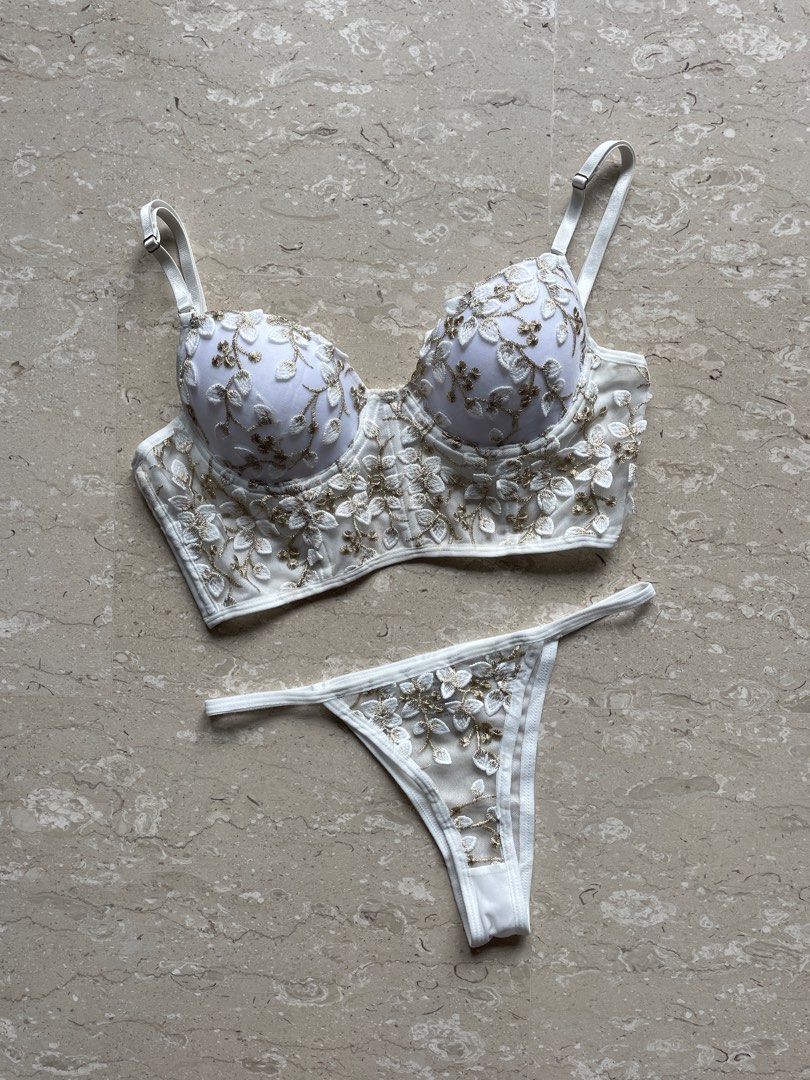 Lucky Brand Full Figure White Floral Bra in Gardenia Comfort Straps, size  42C - $18 - From CuratedBy