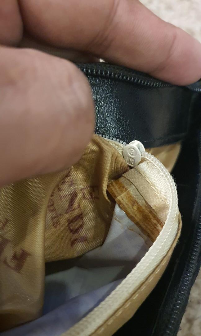 Fendi pochette (Category: Luxury Bags & Wallets) located in Cavite. Submitted by ohmie23 (Listing ID 1182889213, Image 3). Description: Fendi pochette.