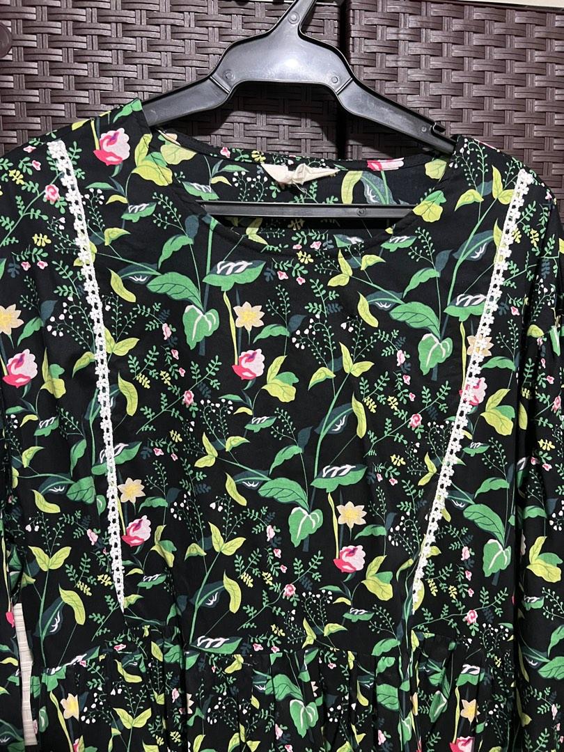 Floral Princess Dress (Category: Dresses) located in Santa Ana. Submitted by paramorephstore (Listing ID 1182717228, Image 2). Description: Good as new. L SIZE.