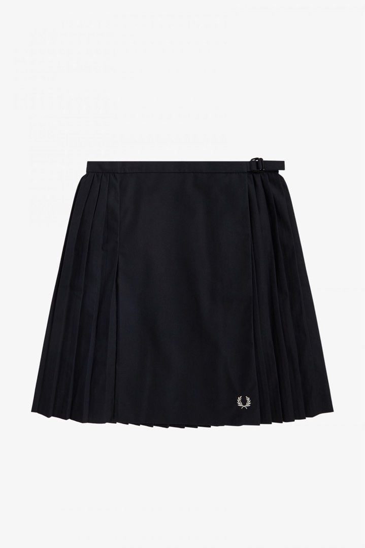 Fred Perry pleated tennis skirt, Women's Fashion, Bottoms, Skirts on ...