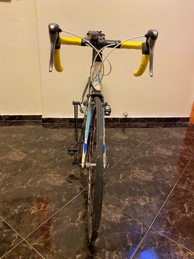 Fuji finest 1.0 women's road bike 2025