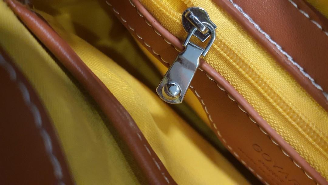 Goyard sling (Category: Luxury Bags & Wallets) located in Cavite. Submitted by ohmie23 (Listing ID 1182891740, Image 3). Description: Goyard sling from japan no issue.