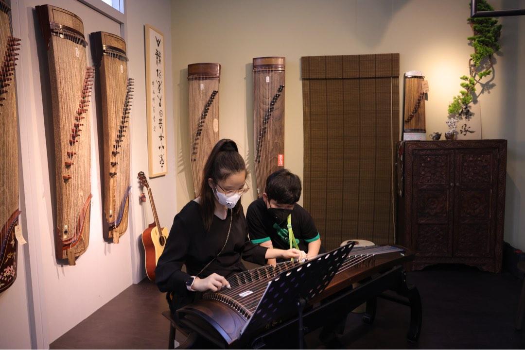 Guqin World Famous Guqin Guzheng 傳承古琴 鈞天坊古琴 尼思韵古琴, Hobbies & Toys
