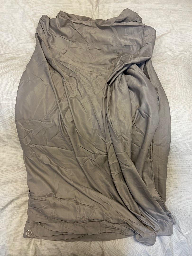 light grey Queen quilt cover, Furniture & Home Living, Bedding & Towels on Carousell