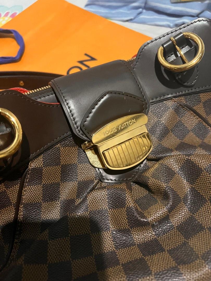 Louis vuitton (Category: Luxury Bags & Wallets) located in Pasig City. Submitted by trishmae13 (Listing ID 1182747702, Image 2). Description: well maintain few times ko lang nagamit please help me to dispose pang gatas lng n baby.