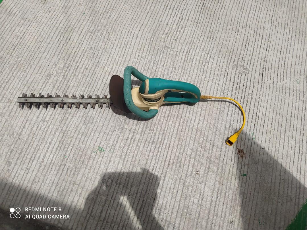 Makita Hedge Trimmer (Category: Grass Mowers & Trimmers) located in Pasay City. Submitted by marineljapansurplus (Listing ID 1182735216, Image 1). Description: Makita Hedge Trimmer Model: MUH3502 Power Supply: 110v 320W Good working condition Video available upon request.