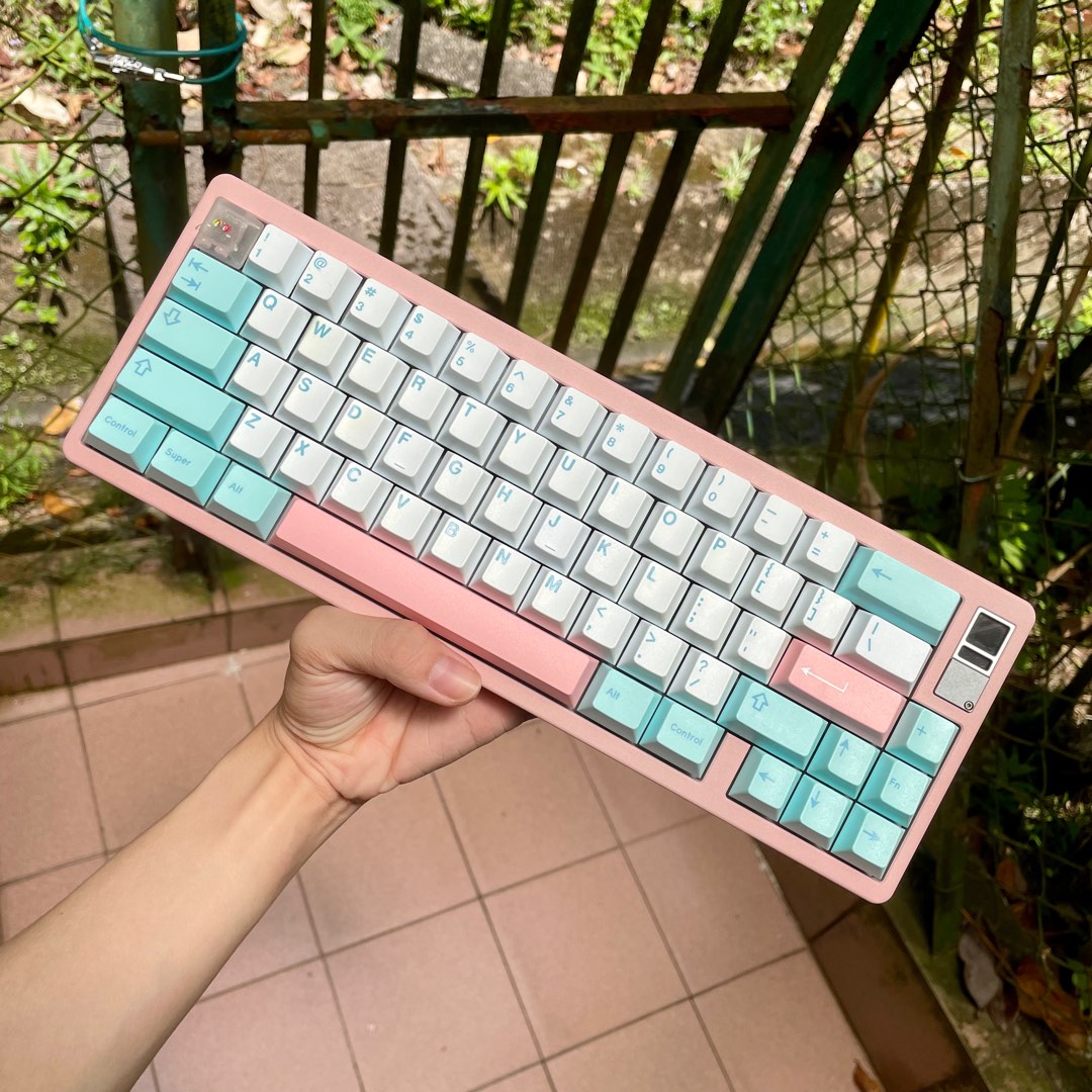 Matrix Vita pink with screen Mechanical Keyboard, Computers & Tech, Parts & Accessories