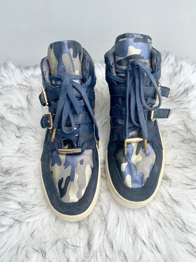 Michael kors camouflage hot sale shoes