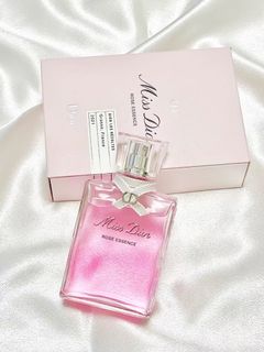 Miss Dior ROSE ESSENCE 玫影花境 禮盒64197116481153110