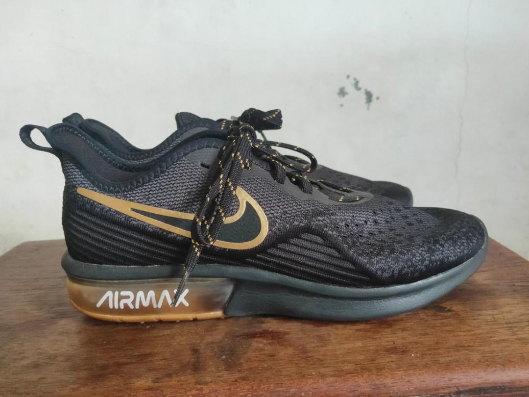 Nike air max sequent 4 discount black and gold