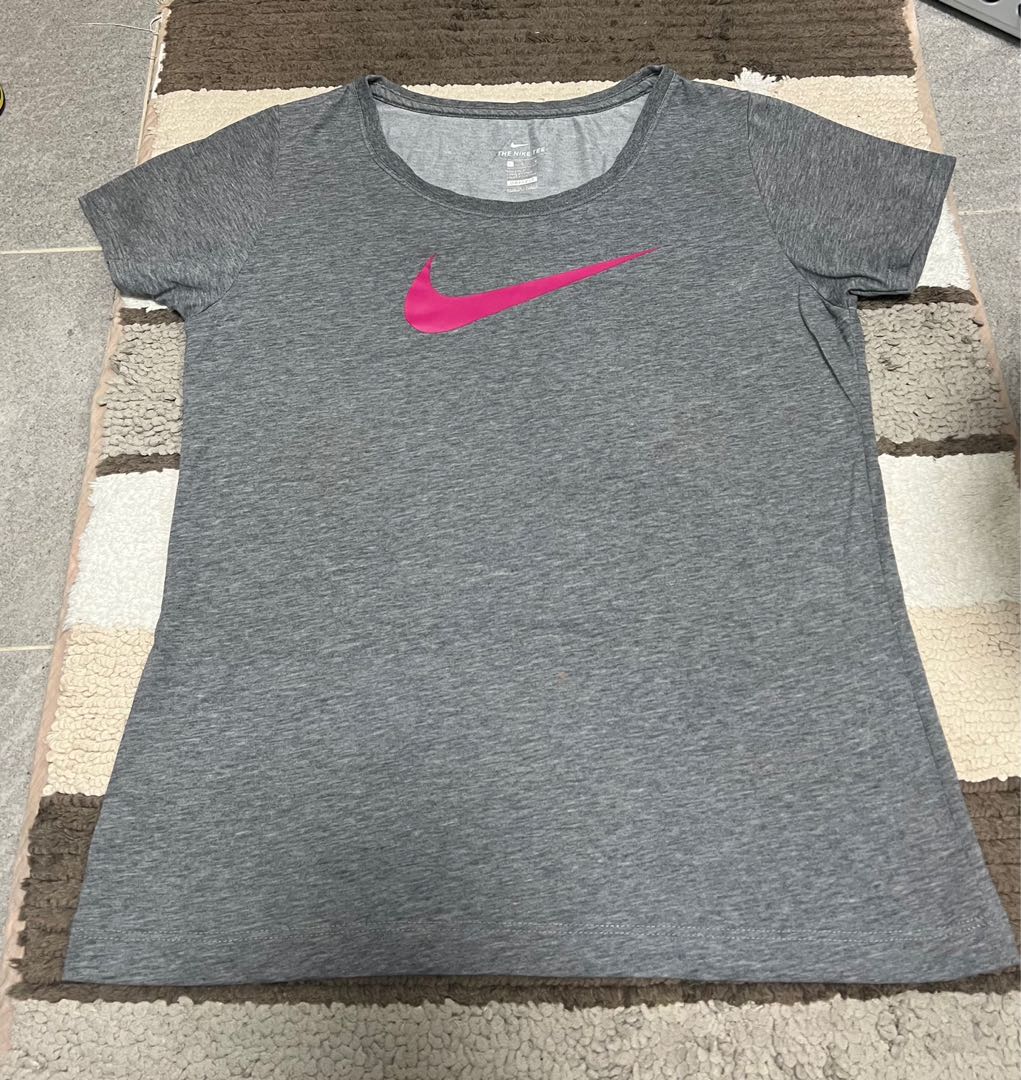 have a nike day shirt womens