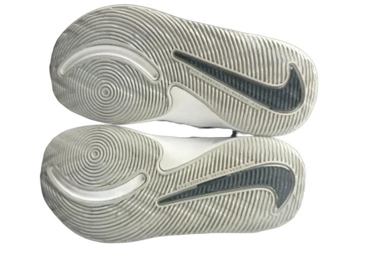 team hustle d9 basketball shoe
