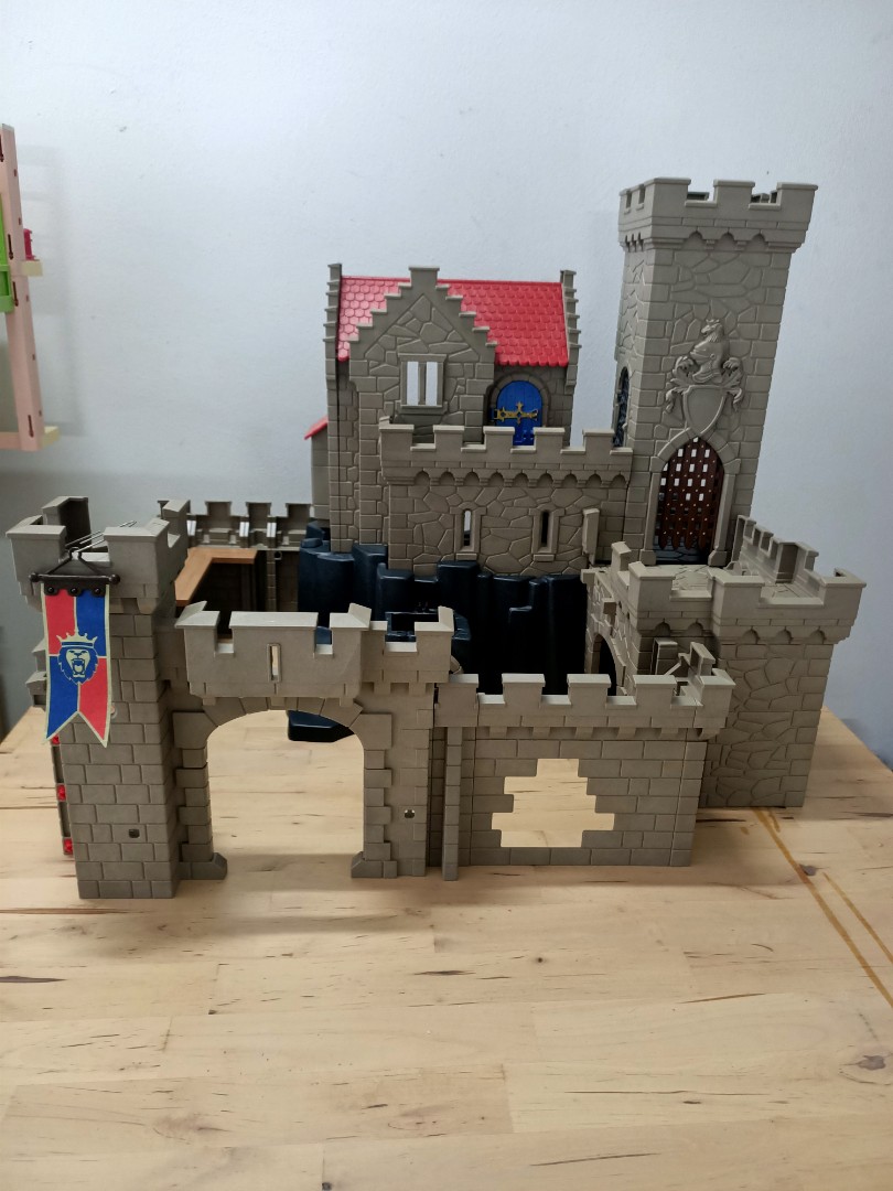 Royal Lion Knights Castle, Hobbies & Toys, Toys Games on Carousell