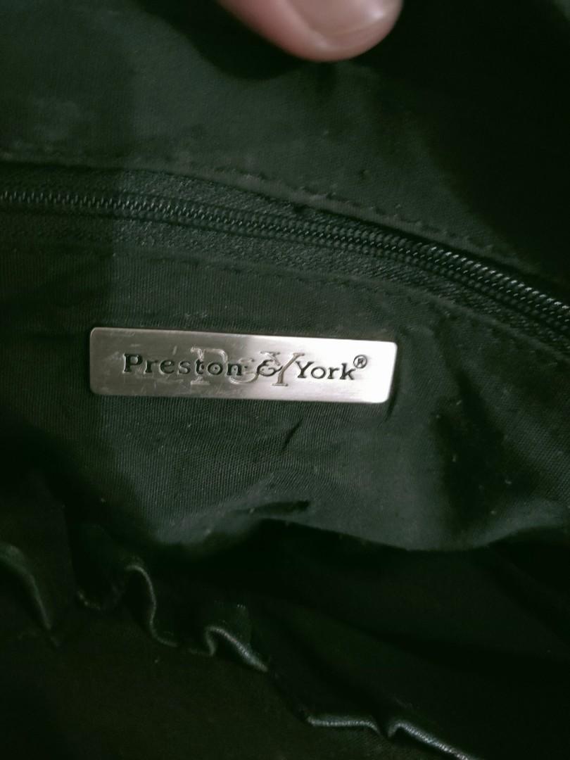Fleur Women's wallet with shoulder strap, vegan friendly pouch bag