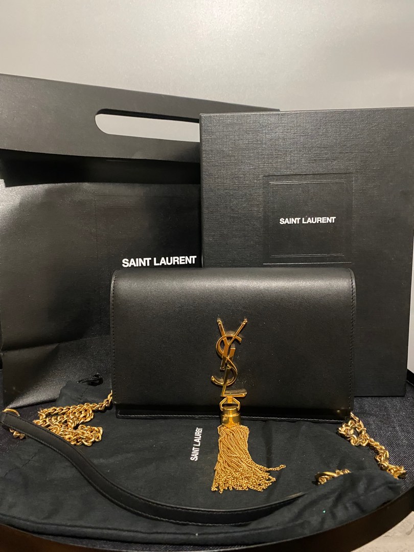 Saint Laurent circle quilted textured-leather bag. #saintlaurent