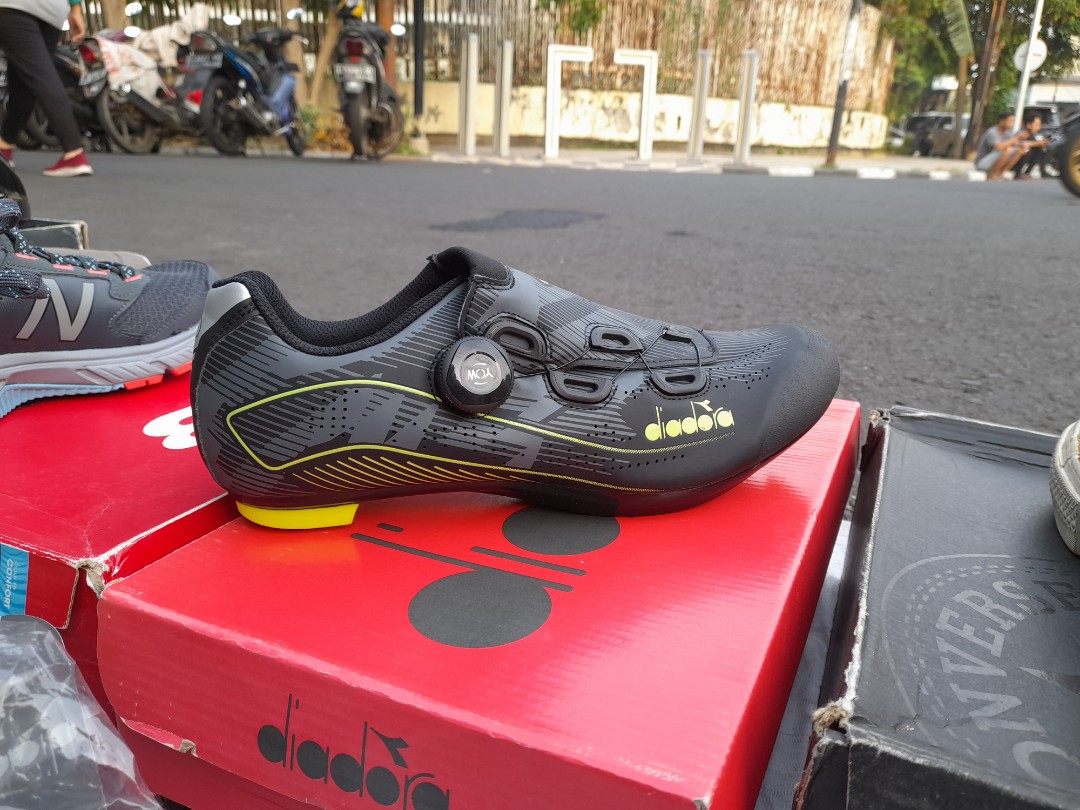 Sepatu cleat diadora discount