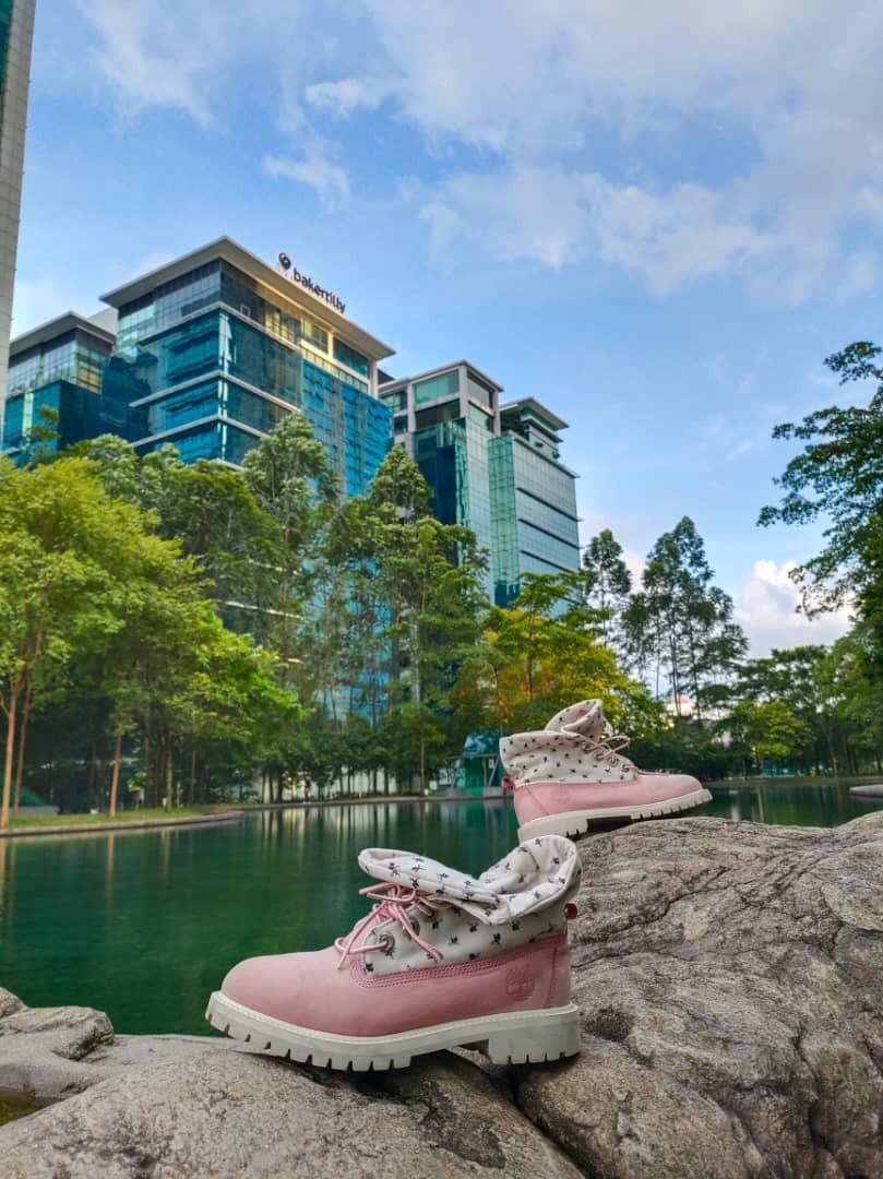 Pink and top white timbs