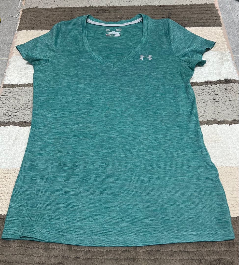 Under armour dri fit shirt, Women's Fashion, Activewear on Carousell