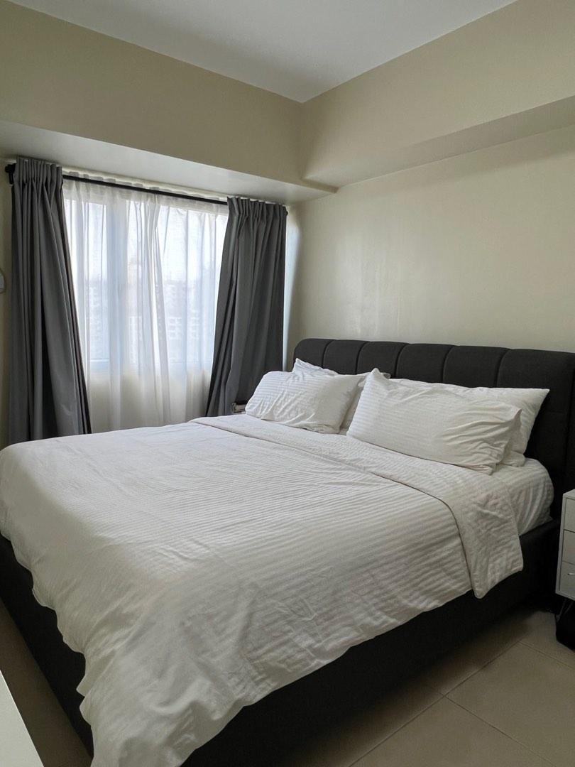 Uratex Premium Touch Viscoluxe King Size with Bed Frame, Furniture