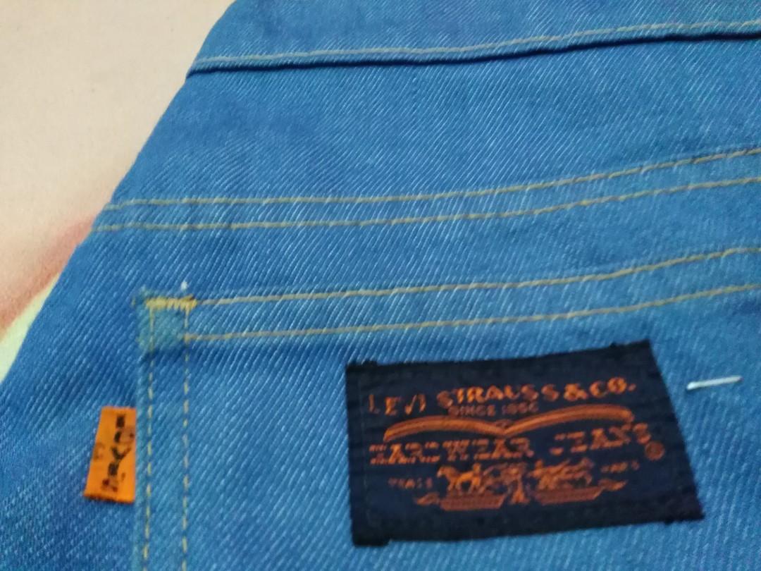 Orange tag levi's top