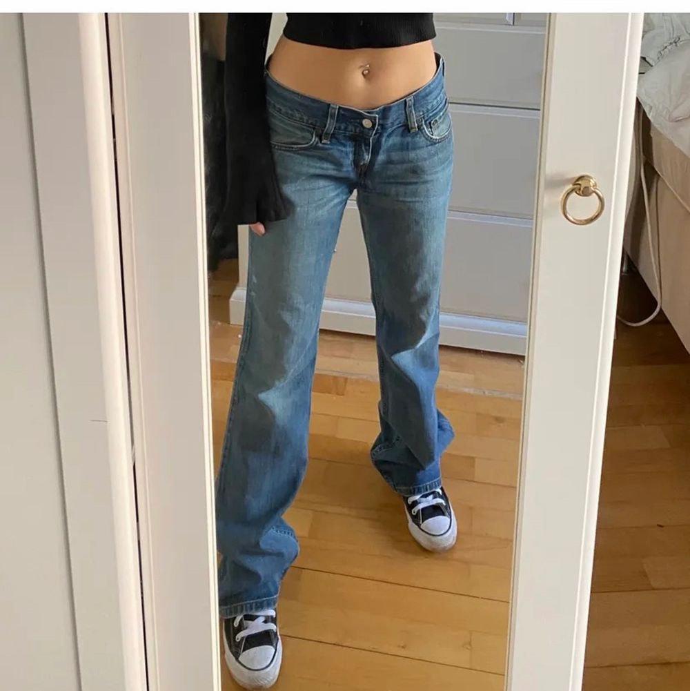 Y2K low rise Levi's Jeans, Women's Fashion, Bottoms, Jeans & Leggings on  Carousell