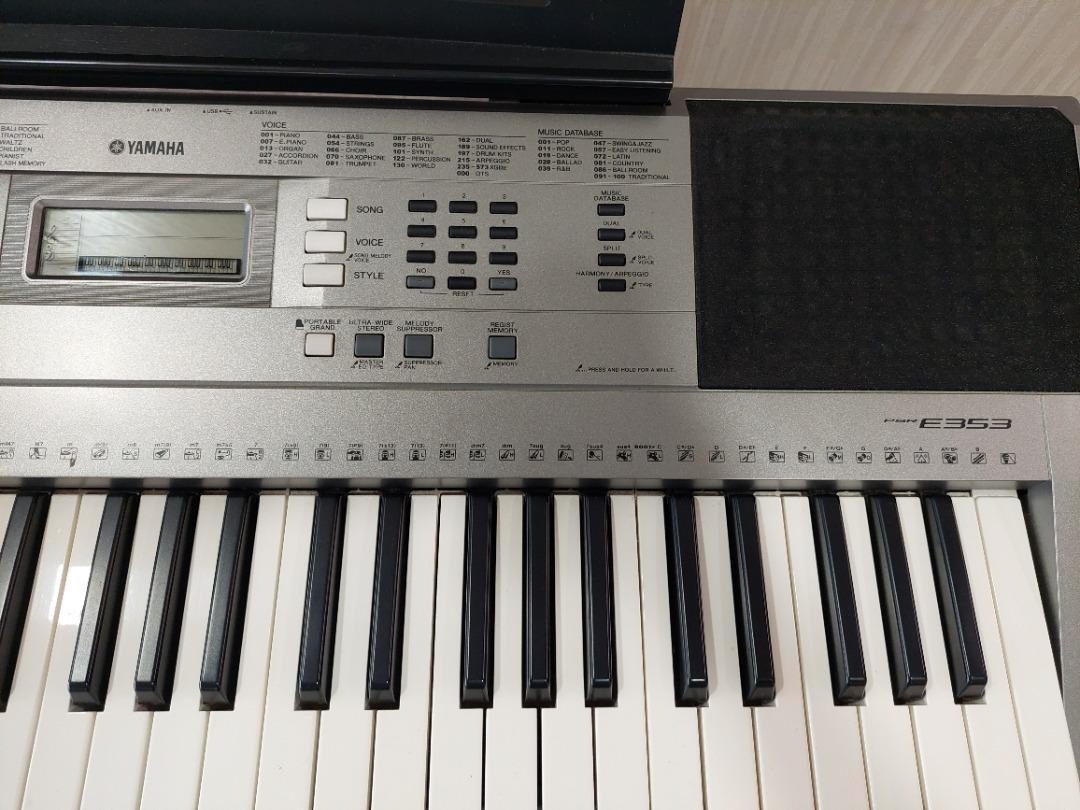 Yamaha Keyboard PSRE353, Hobbies & Toys, Music & Media, Musical