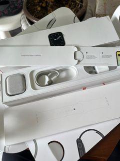 Apple Watch Series 5 44mm Aluminium Silver GPS Cellular condition 10/10
