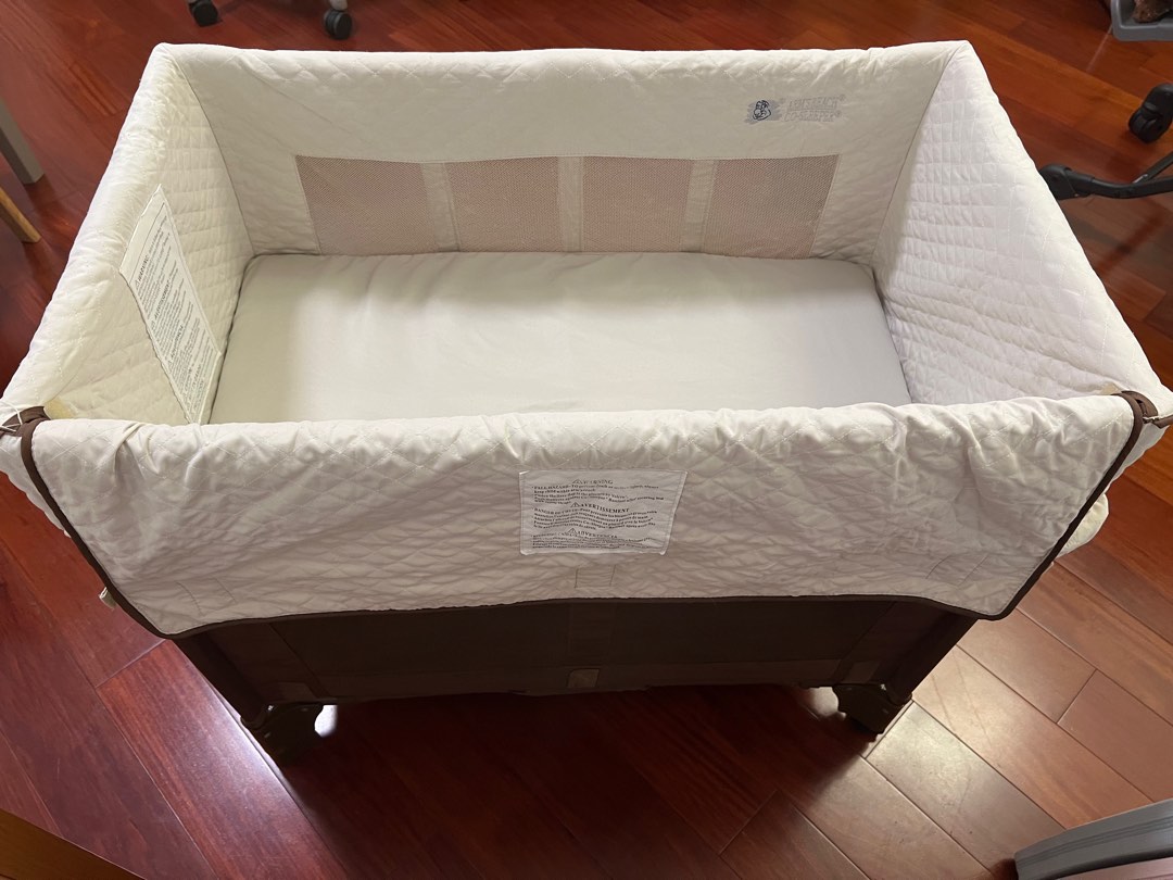 Arm’s reach co sleeper, 兒童＆孕婦用品, 兒童傢具, 兒童傢具 嬰兒床 Carousell