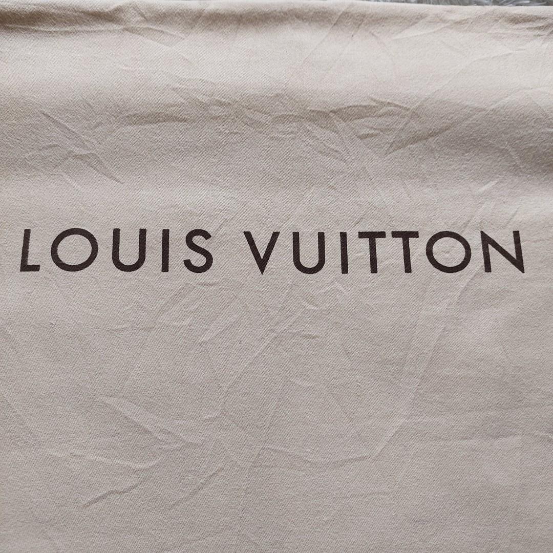 Authentic Louis Vuitton LV Neverfull GM tote bag (Category: Luxury Bags & Wallets) located in Manila. Submitted by jfluxury.co (Listing ID 1182954555, Image 3). Description: excellent condition no flaws bought in Japan 💯% Authentic. Money back guarantee . Clean and ready to use na po .😊.