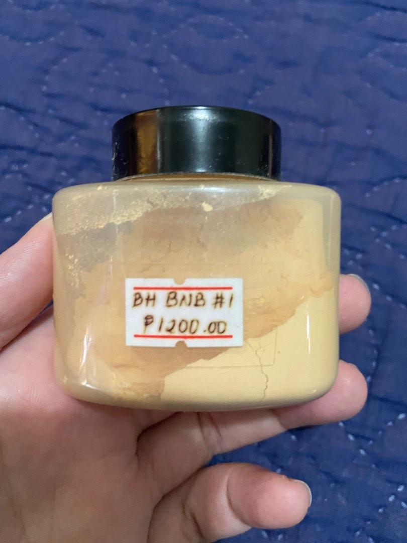 Ben nye banana powder (Category: Makeup) located in Cebu City. Submitted by bebejosephinetandy7213 (Listing ID 1182940810, Image 2). Description: Ben nye banana shade Loose powder 1.5oz 70% left.