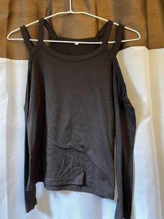 Black cold-shoulder long-sleeved top