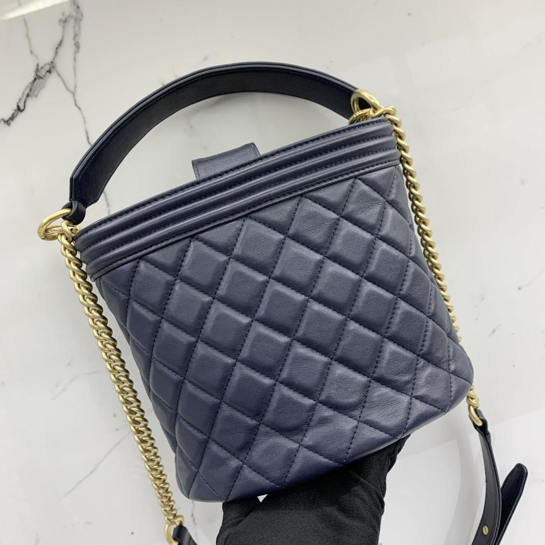 Chanel boy bucket best sale bag