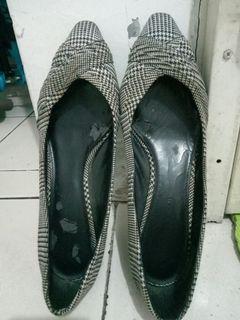 Charles n Keith size 40