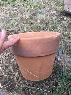 clay pots..medium/large