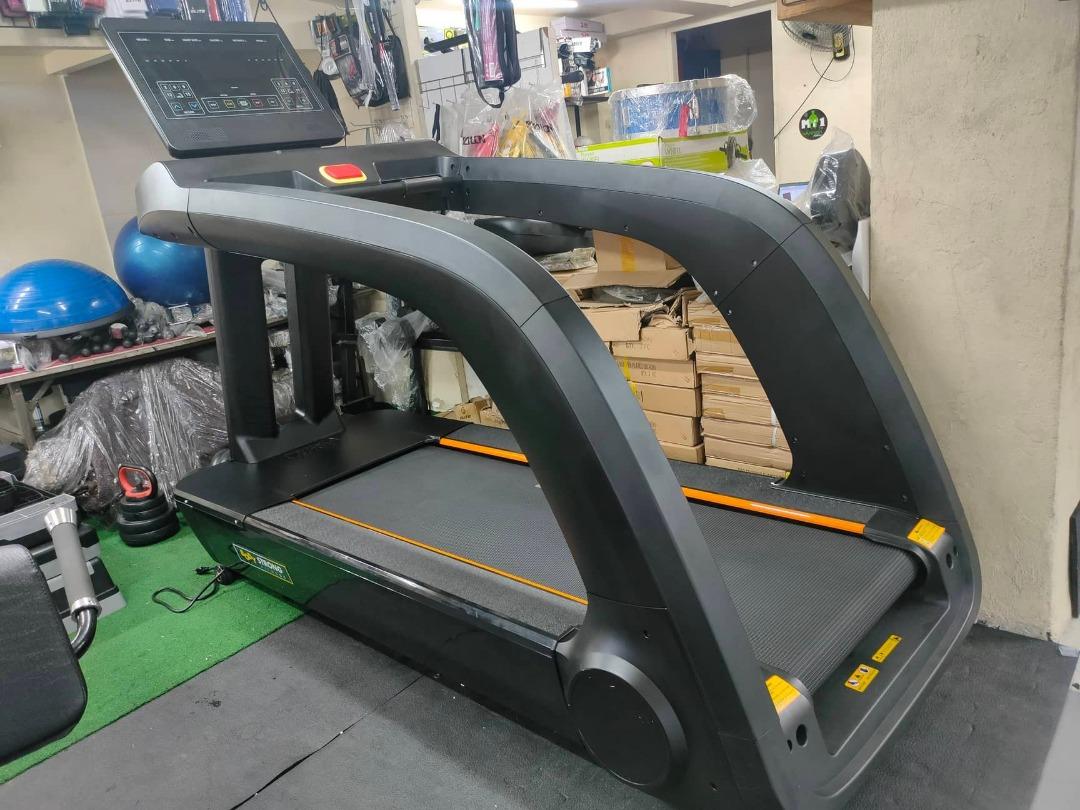 Commercial Treadmill MT1, Sports Equipment, Exercise & Fitness, Cardio