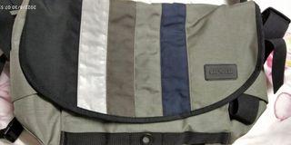 Crumpler Dinky Di Messenger Bag