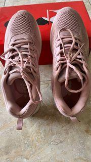 Diadora 