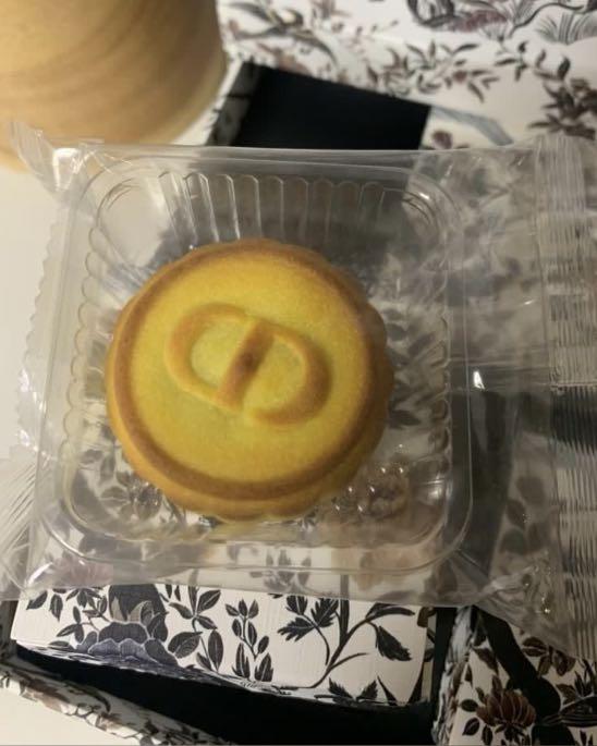 2022 Dior Vip mooncake box, 名牌, 飾物及配件- Carousell