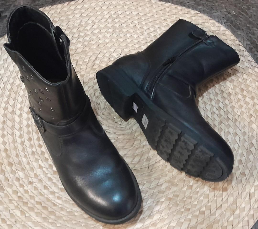 Dr. Kong Boots, Women's Fashion, Footwear, Boots on Carousell