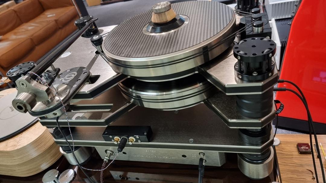 KRONOS Pro Turntable with SCPS PSU, Audio, Other Audio Equipment on ...