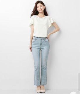 Lativ莫代爾荷葉袖上衣（白）