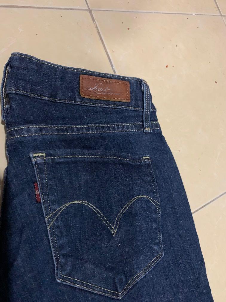 Levi's jeans bold curve, Women's Fashion, Bottoms, Jeans & Leggings on  Carousell