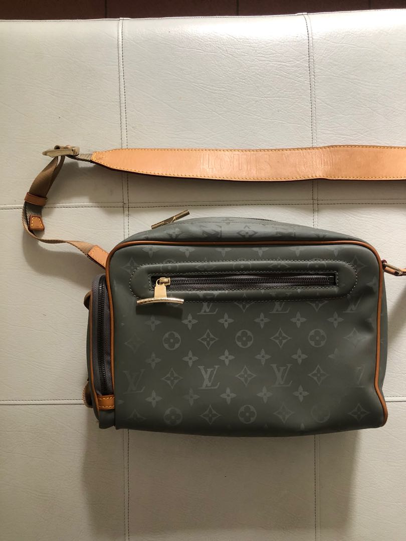 Louis Vuitton Camera Bag Monogram Titanium