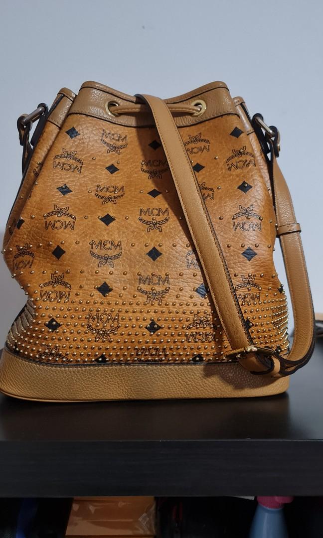 Mcm heritage cheap drawstring bucket bag
