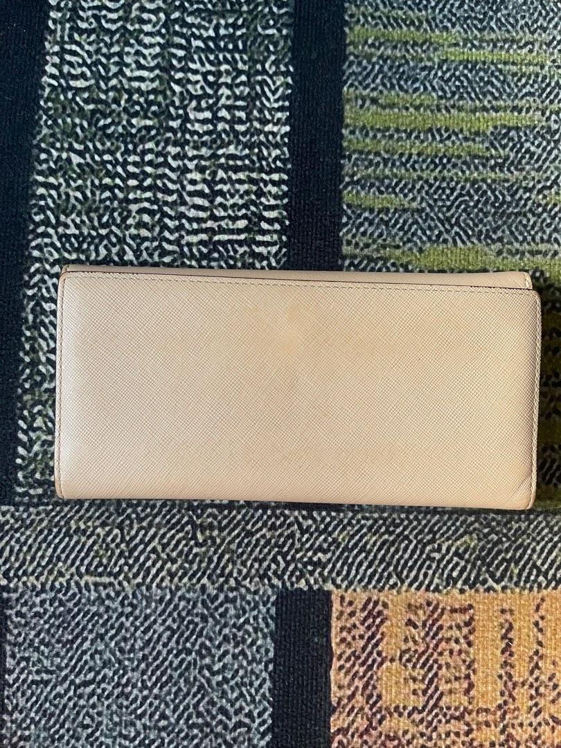 MCM WALLET ENVELOPE TYPE (Category: Wallets & Card holders) located in Cavite. Submitted by declutterqueen_ph (Listing ID 1182909316, Image 3). Description: MCM ENVELOPE WALLET NUDE PINK No major flaws SAFFIANO LEATHER, YKK ZIP, With white tag PLEASE MANAGE YOUR EXPECTATIONS AS THIS IS A PRELOVED ITEM. .