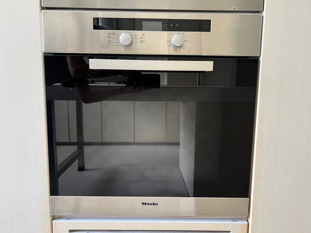Miele H4240B Oven, TV & Home Appliances, Kitchen Appliances, Ovens